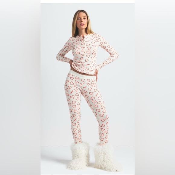SKIMS Other - 💗NEW IN BAG SKIMS Candy Heart Print Henley and Leggings Set M, L, XL
